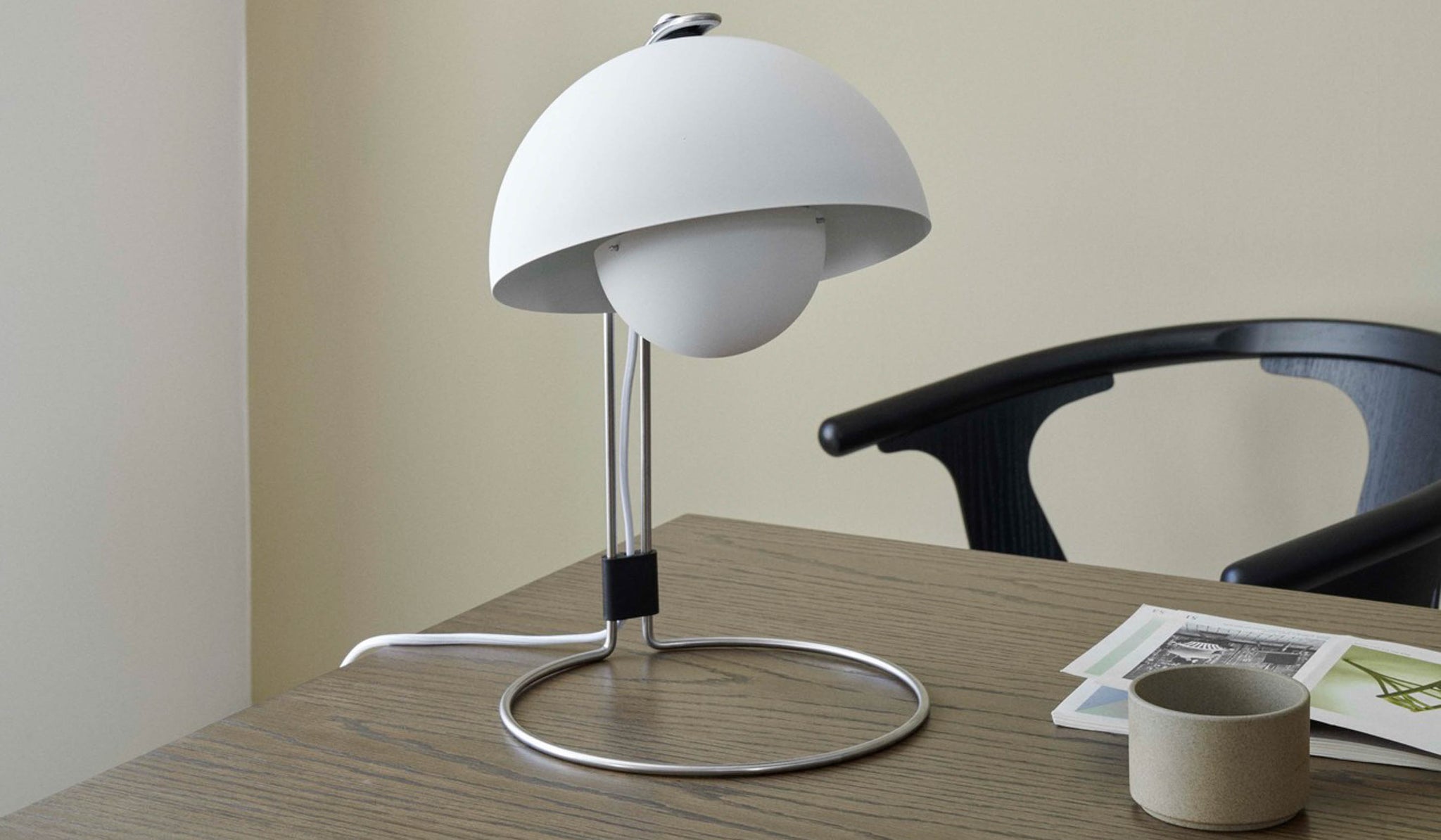&Tradition VP4 Flower Pot Table Lamp