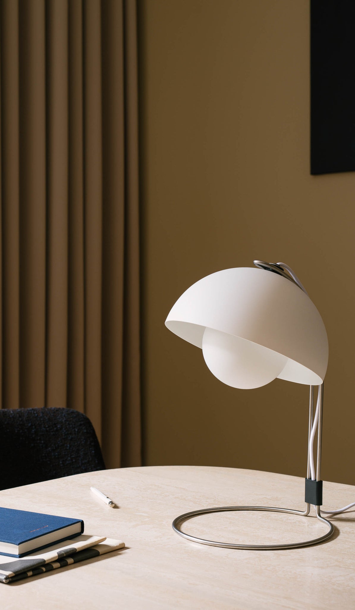 &Tradition VP4 Flower Pot Table Lamp