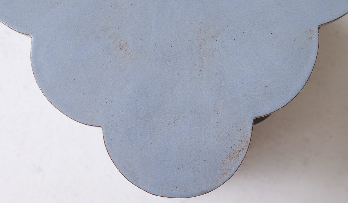 B Zippy Rusty Blue Shino Split Ruffle Side Table