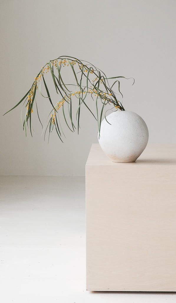 Clam Lab White Weed Vessel