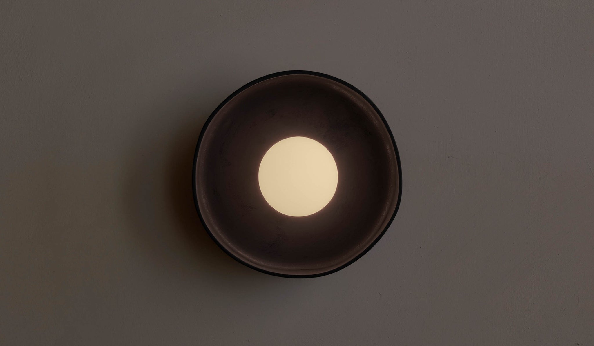 In Common With Black Ceramic Disc Surface Mount