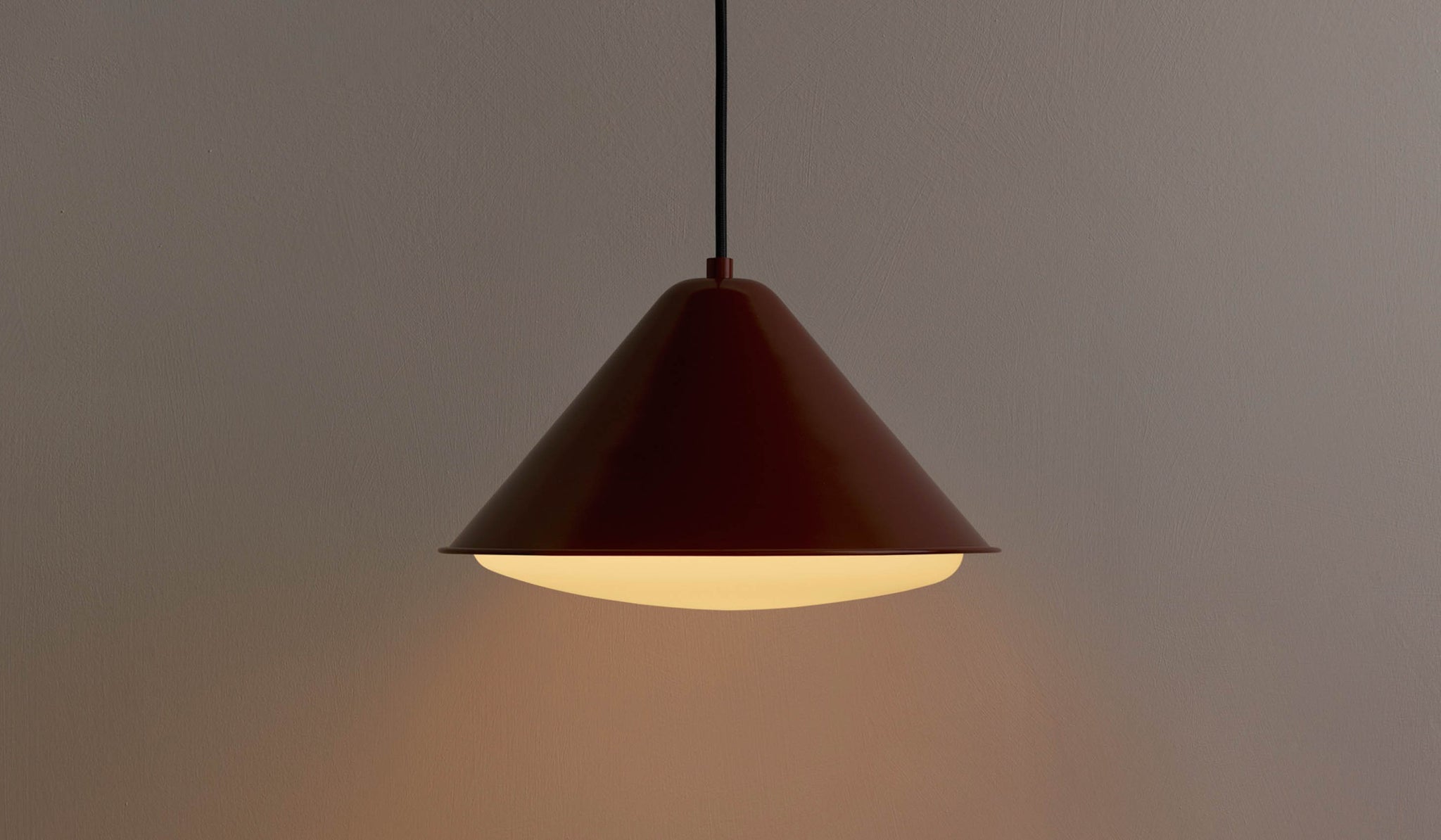In Common With Eave Triangle Pendant