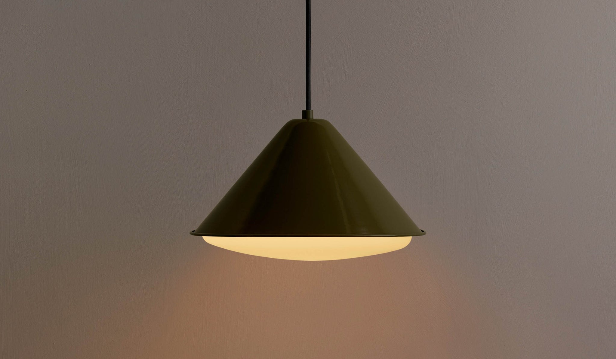 In Common With Eave Triangle Pendant