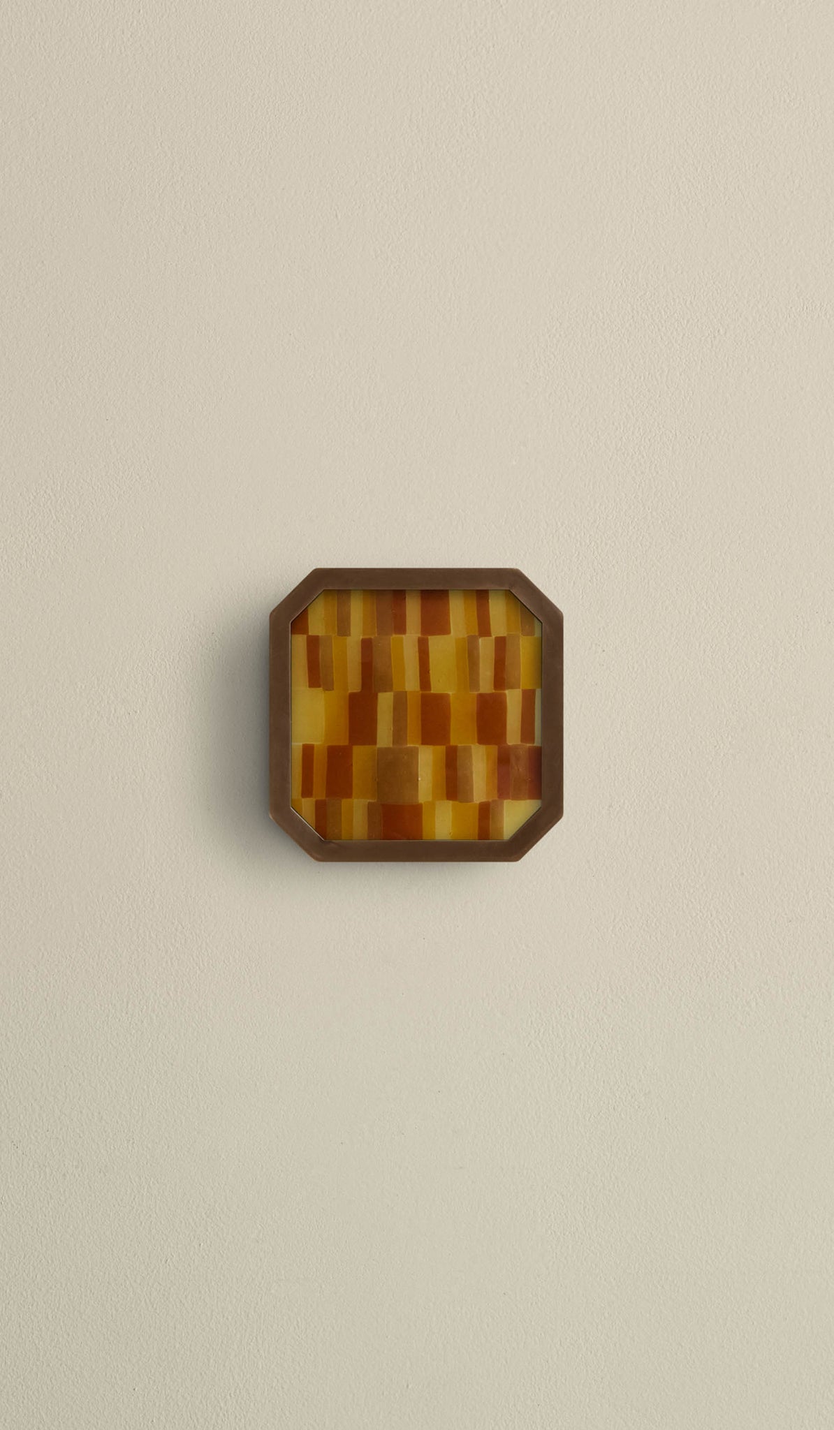 In Common With Small Strata Surface Mount