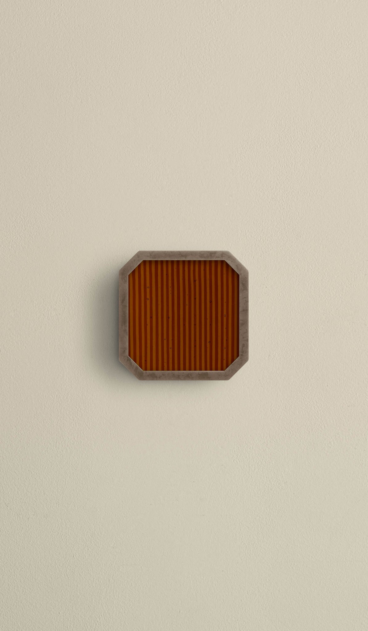 In Common With Small Strata Surface Mount
