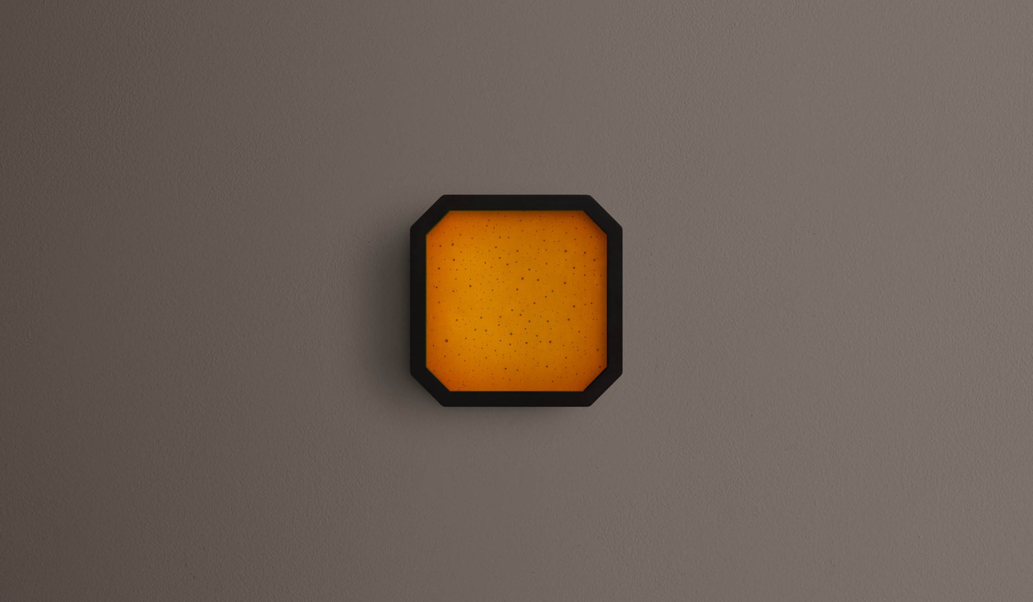 In Common With Small Strata Surface Mount