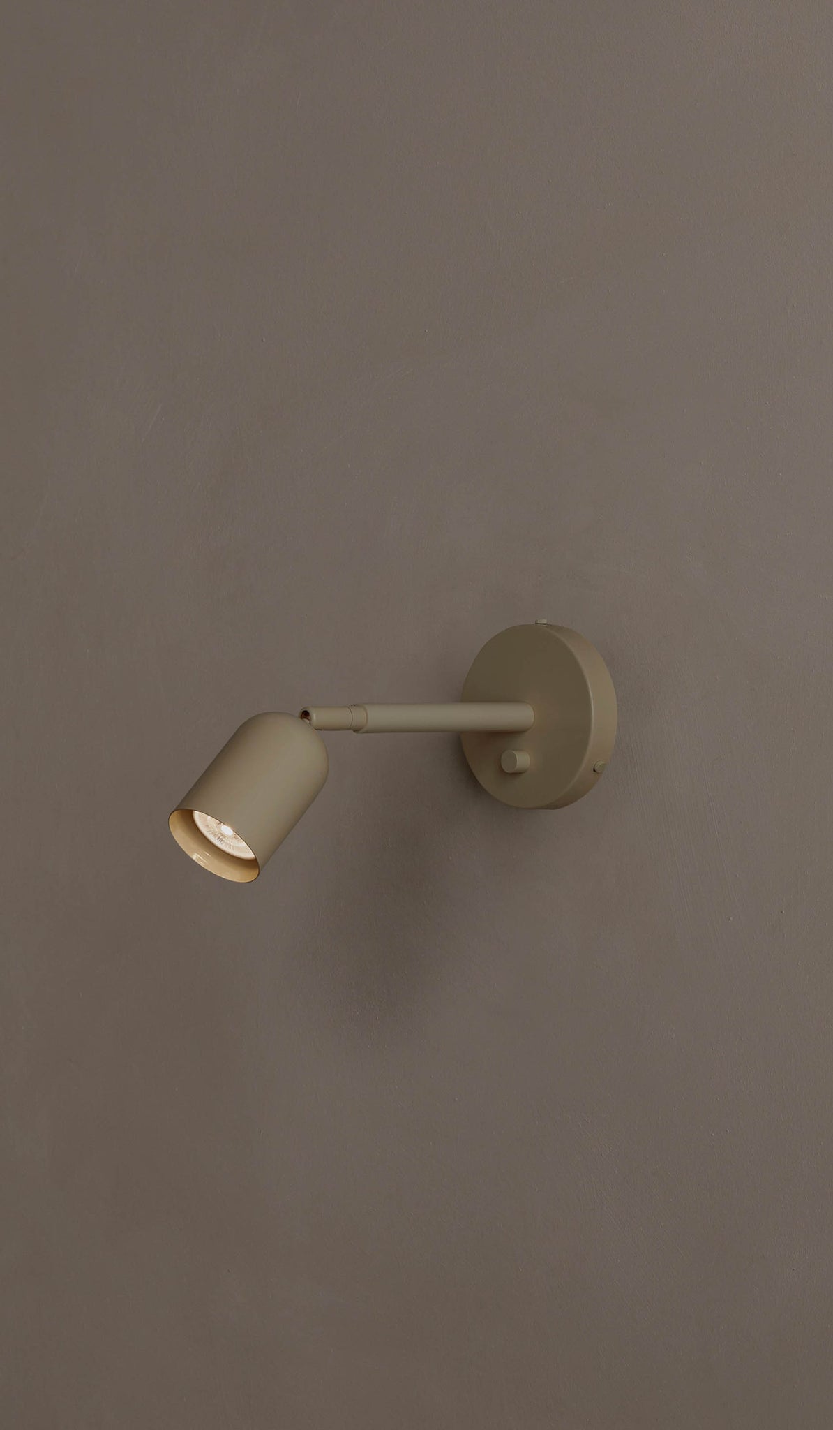 In Common With Spot Surface Mount With Stem