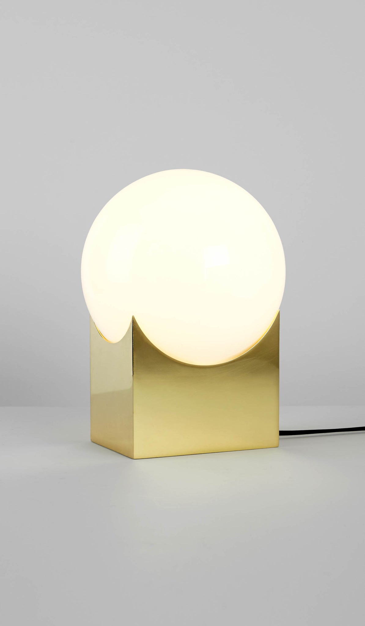 Roll & Hill Atlas 01 Table Lamp