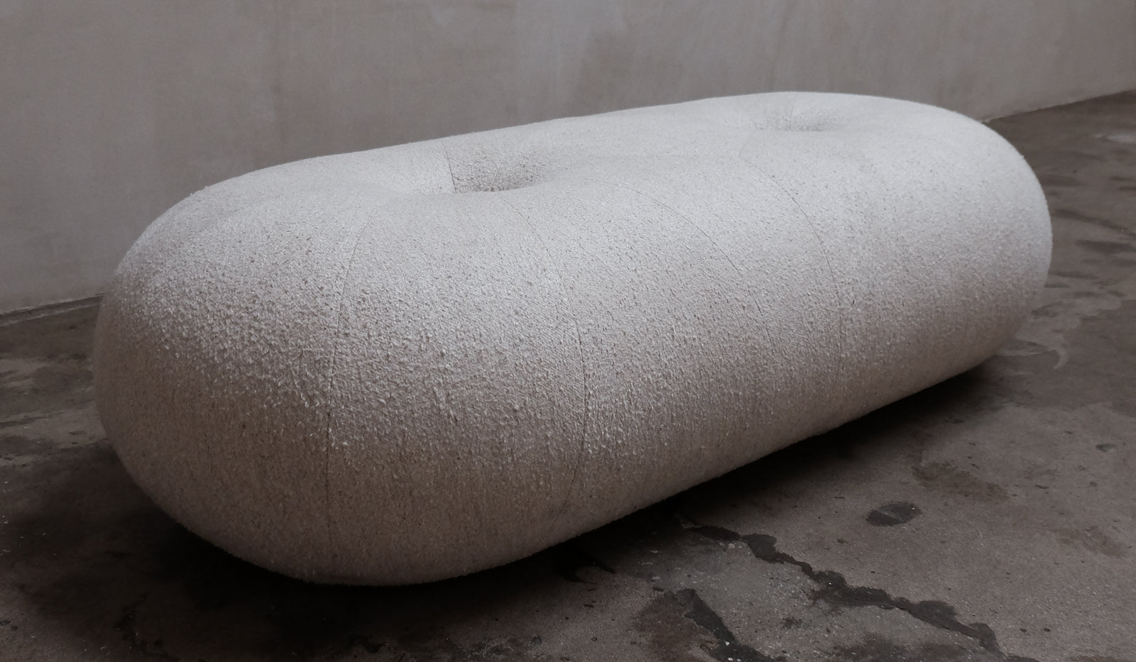 Estudio Persona Hole Bench