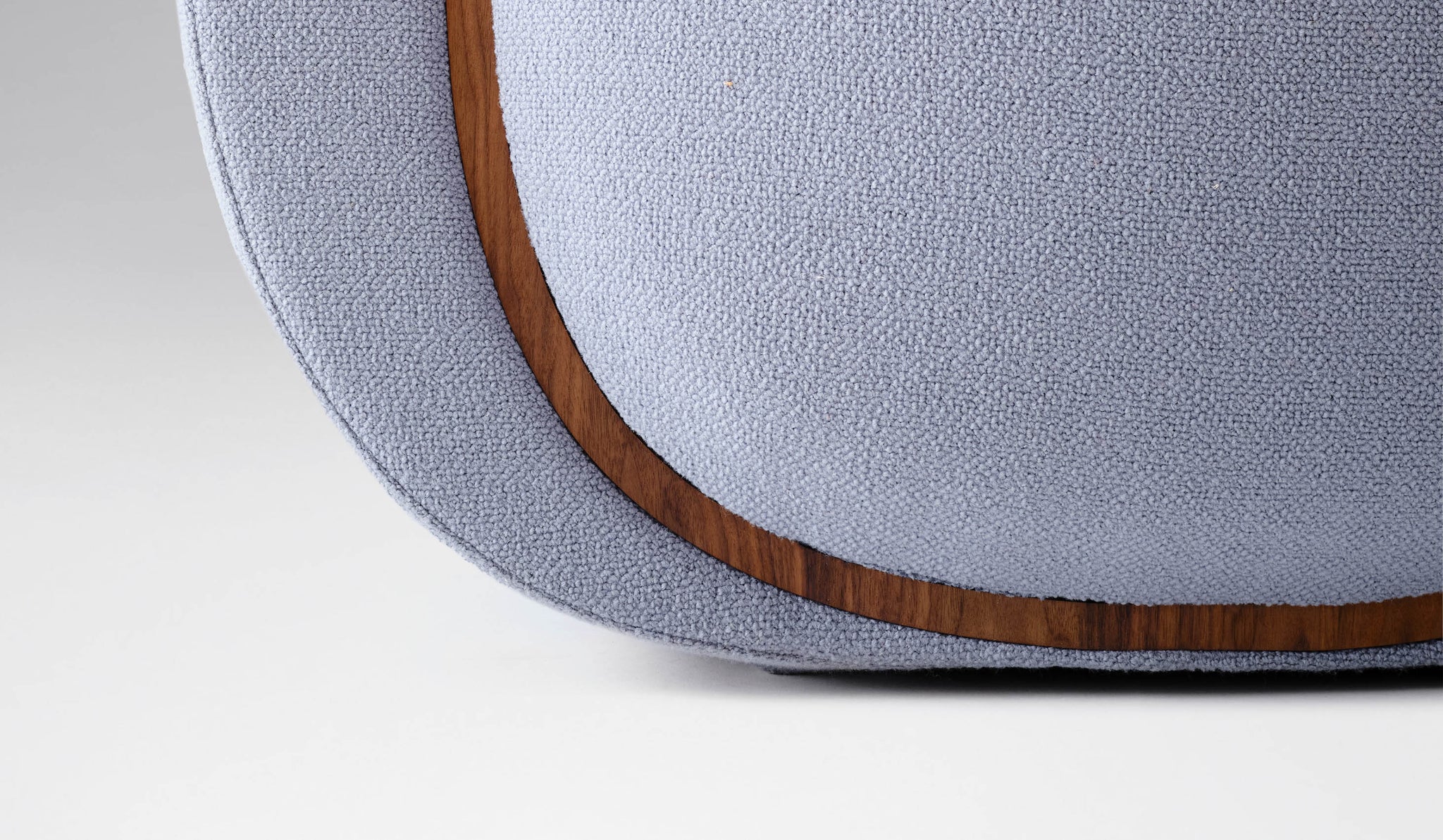 Estudio Persona Linea Armchair