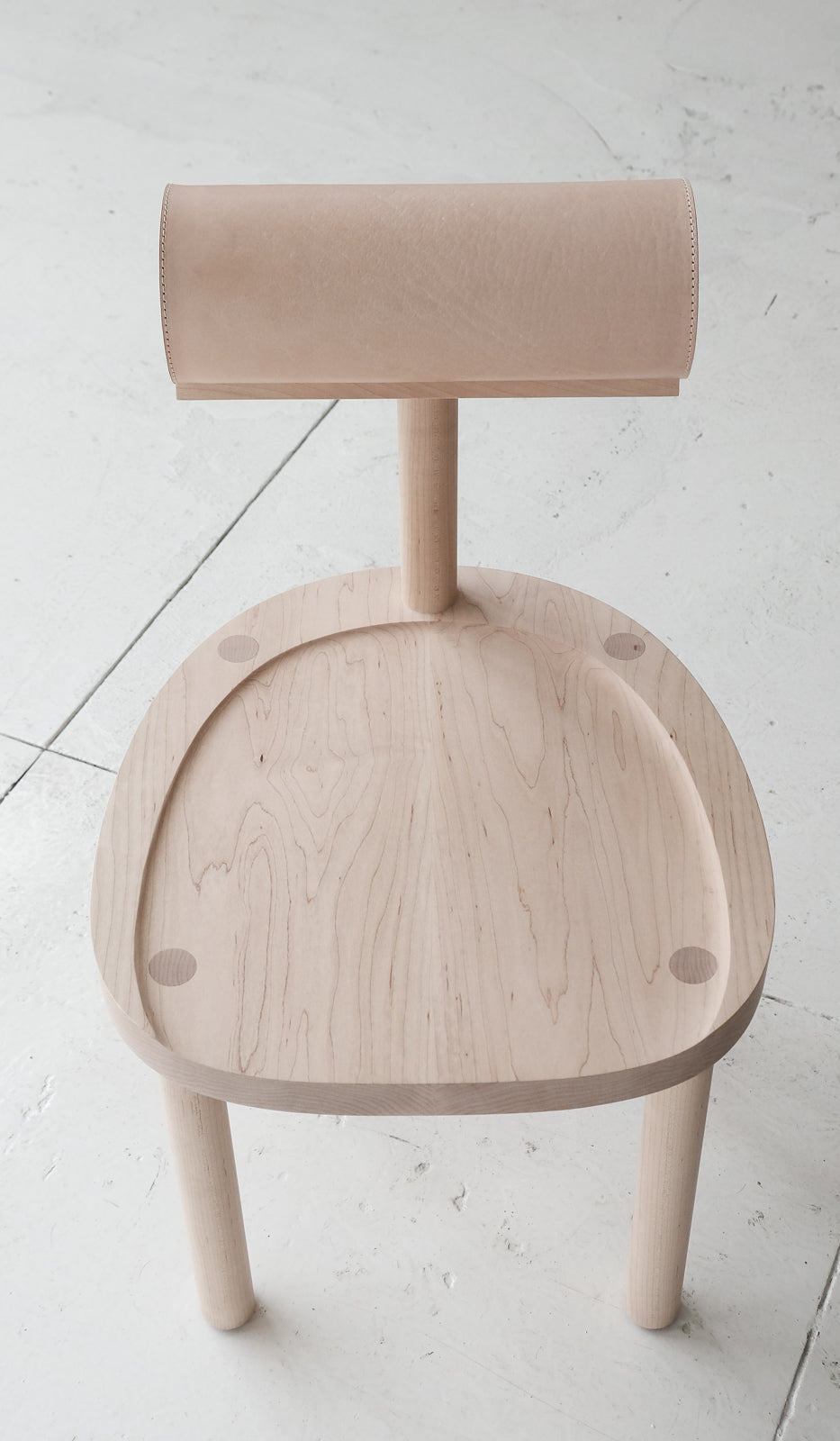 IN STOCK Estudio Persona Una Chair