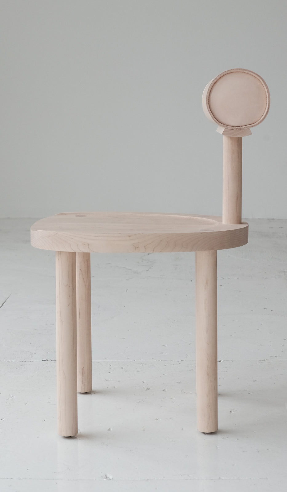 IN STOCK Estudio Persona Una Chair