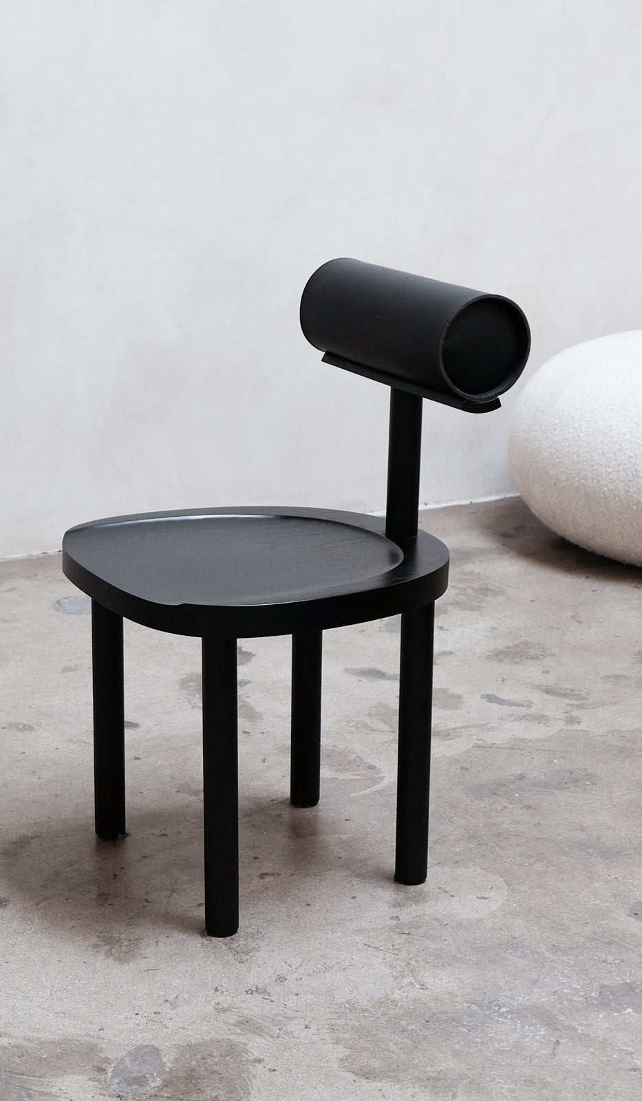 Estudio Persona Una Chair