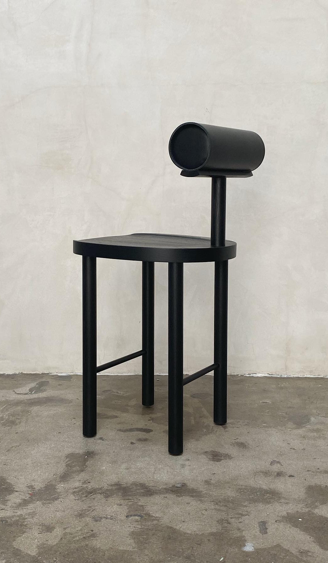Estudio Persona Una Counter Stool