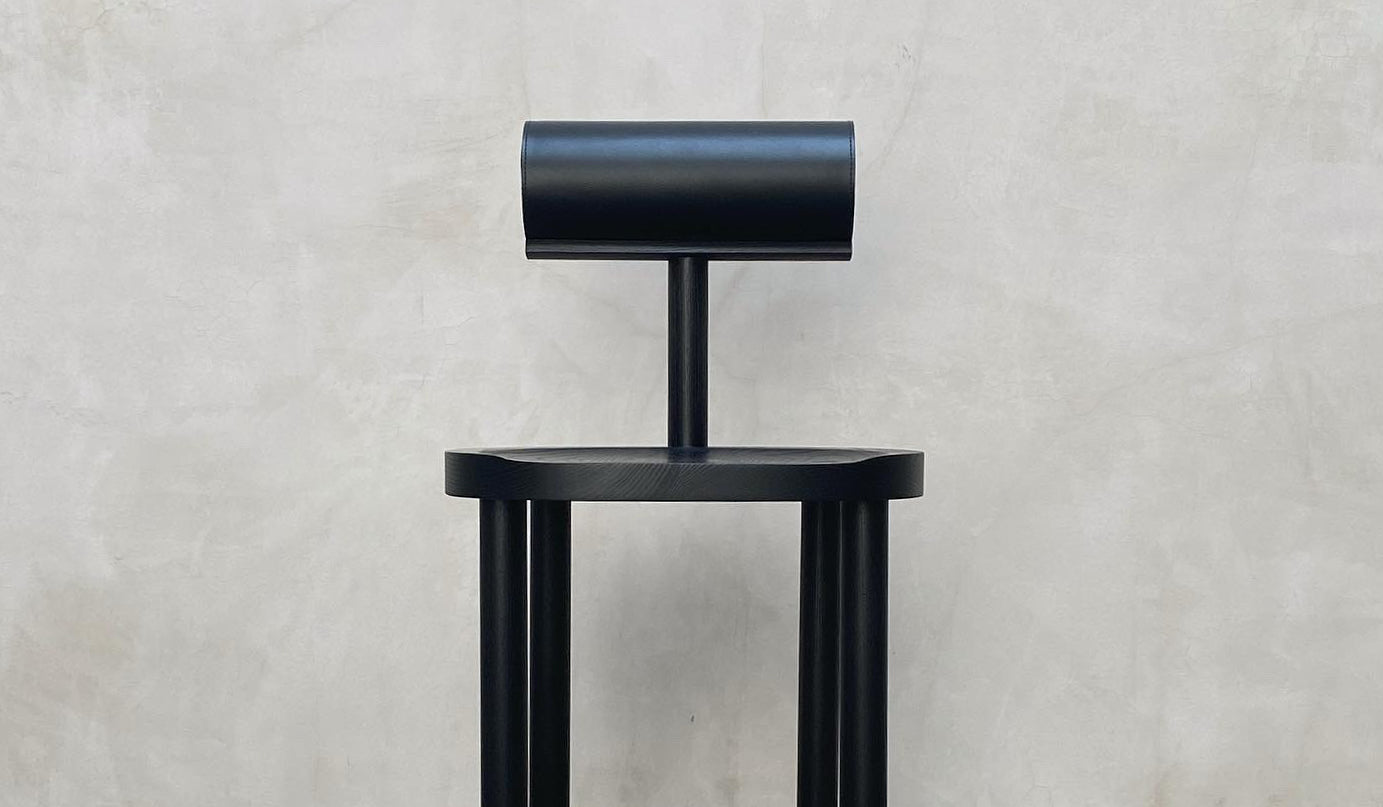 Estudio Persona Una Counter Stool