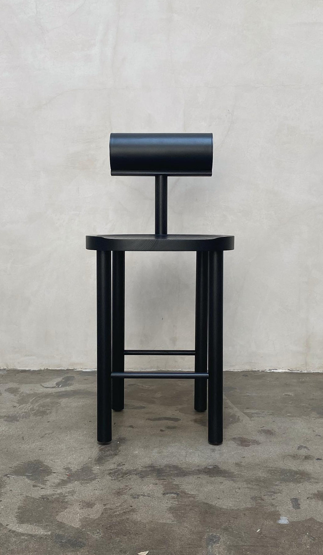 Estudio Persona Una Counter Stool