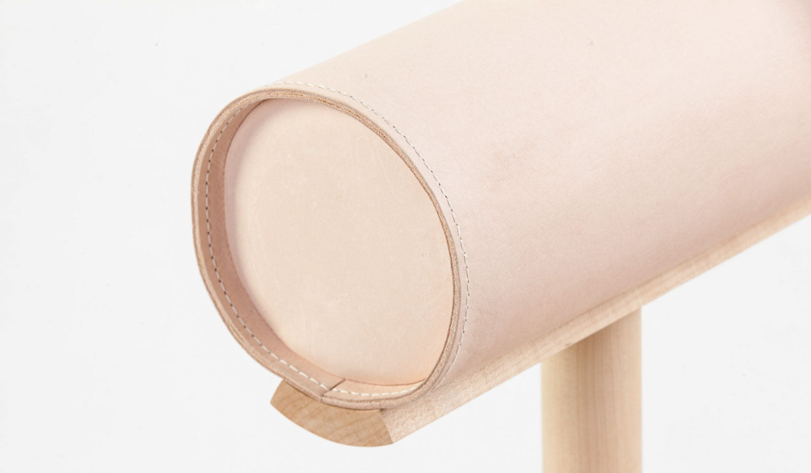 Estudio Persona Una Counter Stool