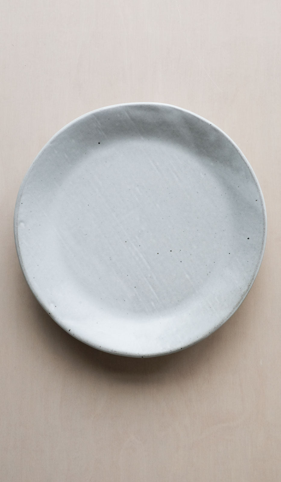 Len Carella White Small Round Pedestal Platter