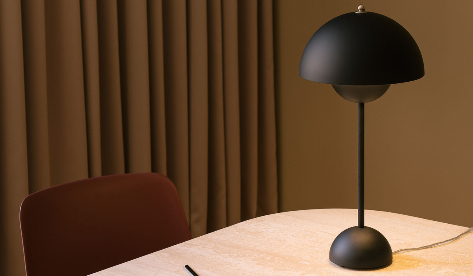 &Tradition VP3 Flower Pot Table Lamp