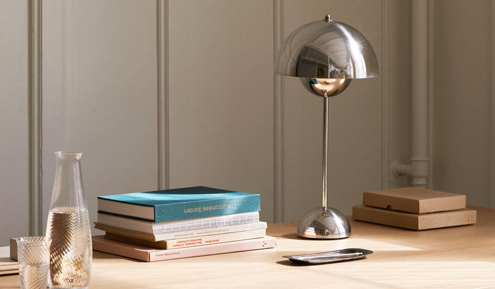 &Tradition VP3 Flower Pot Table Lamp