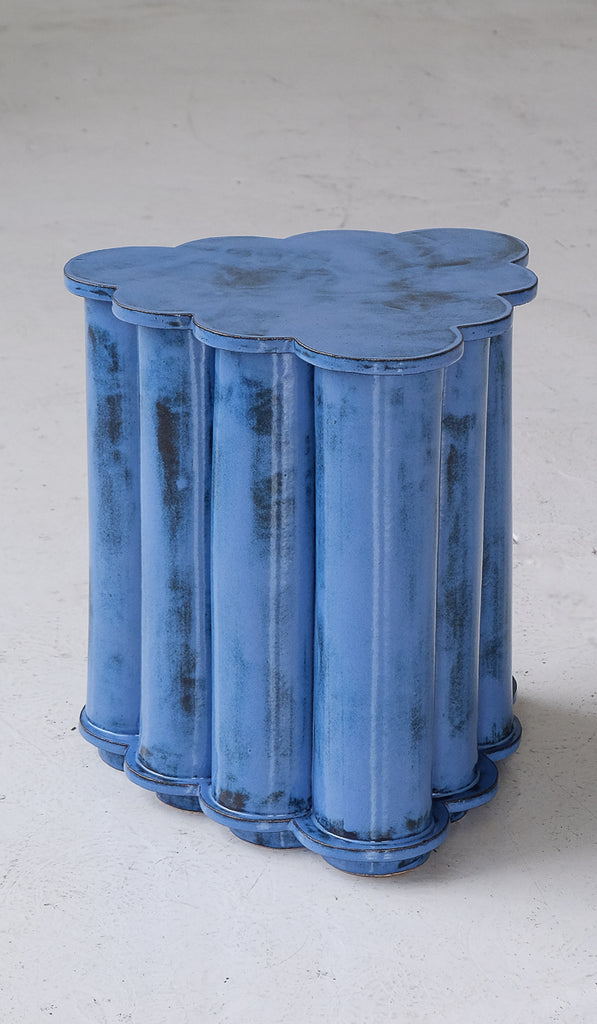 B Zippy Mottled Blue Single Tier Ruffle Side Table