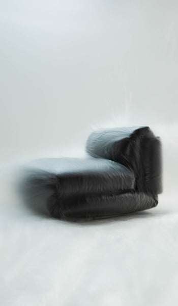 Estudio Persona Abrazo Chair