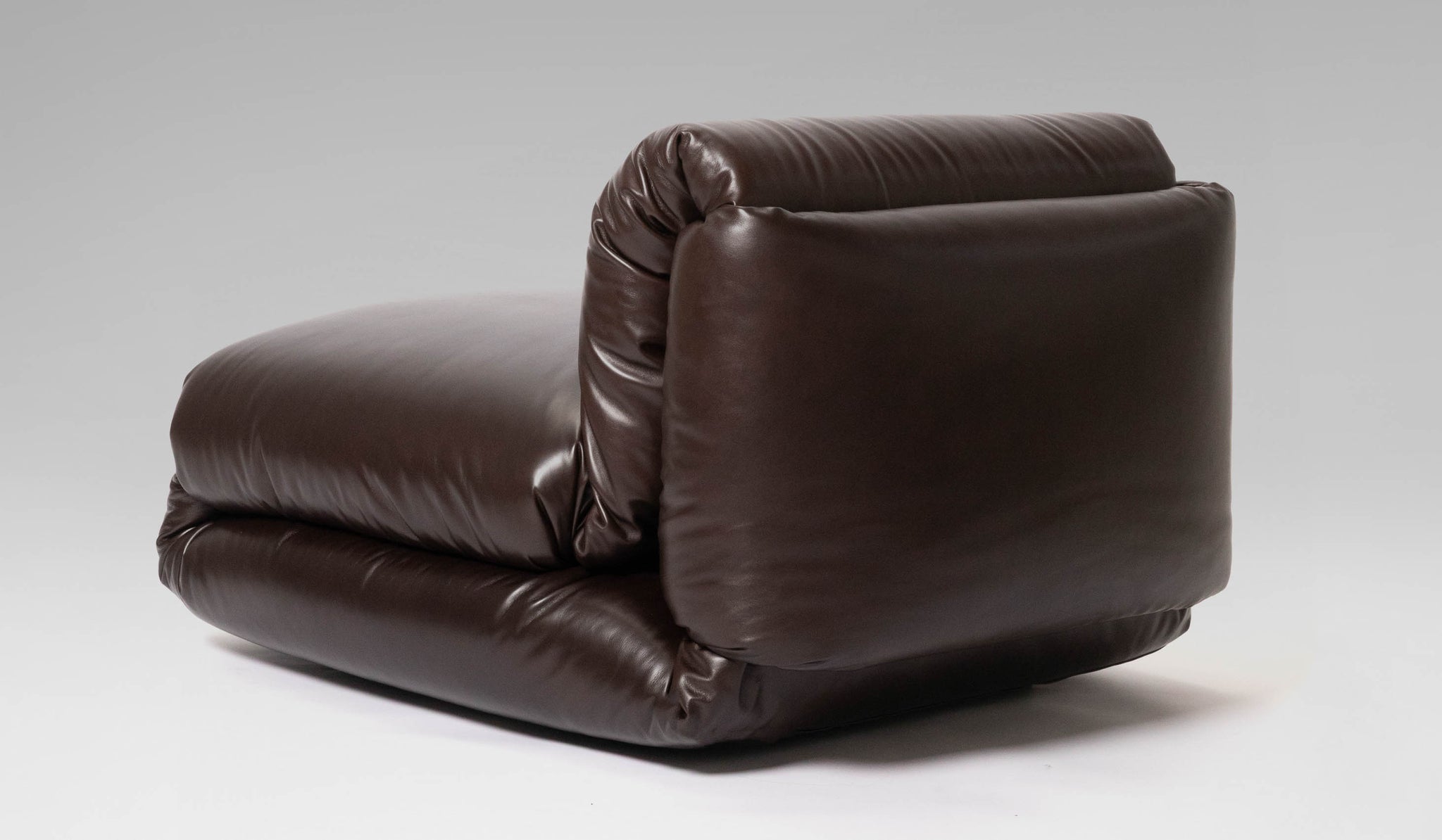 Estudio Persona Abrazo Chair
