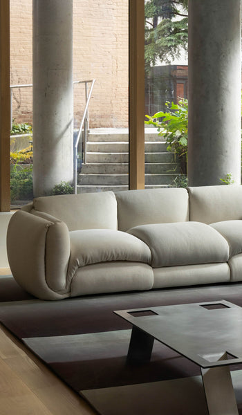 Estudio Persona Abrazo Sofa