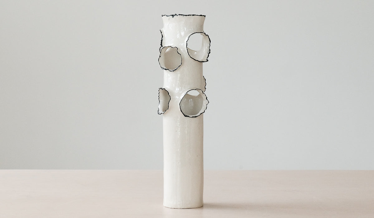 Black Rim Roosting Vase