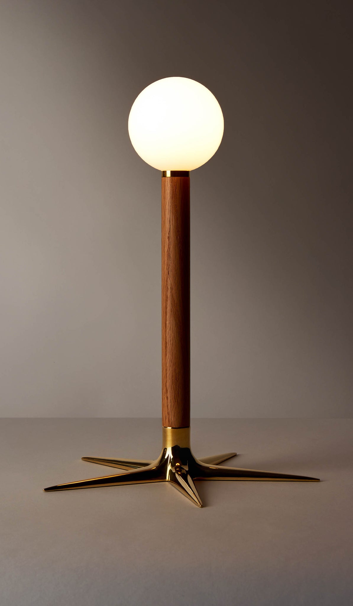 Roll & Hill The Laddi Globe Table Lamp