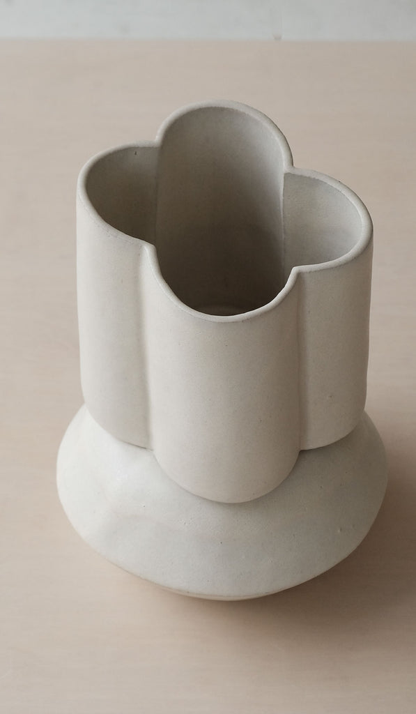 B Zippy Cream Oval & Scallop Vase