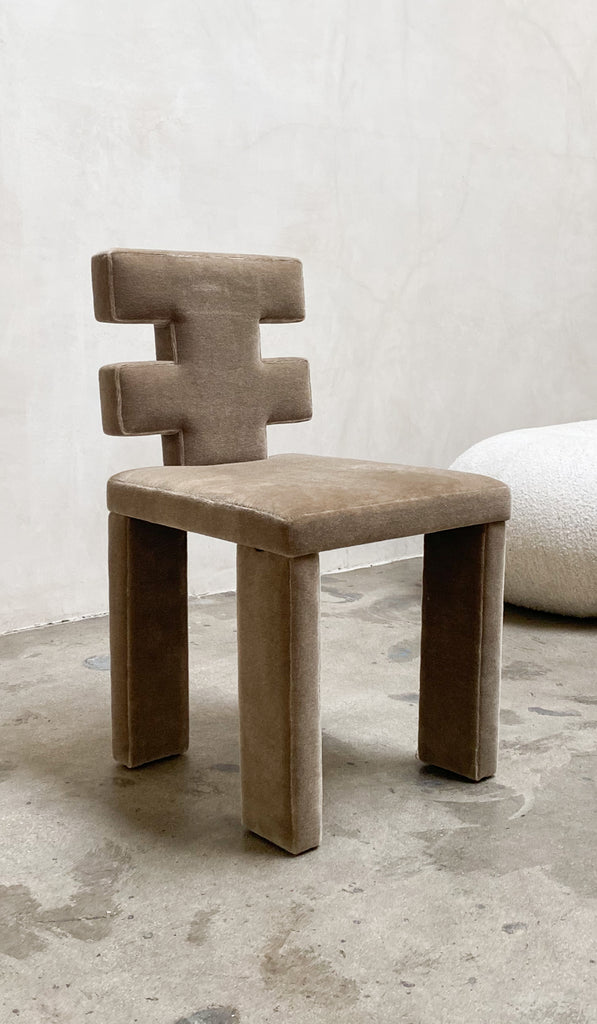 Estudio Persona H Chair